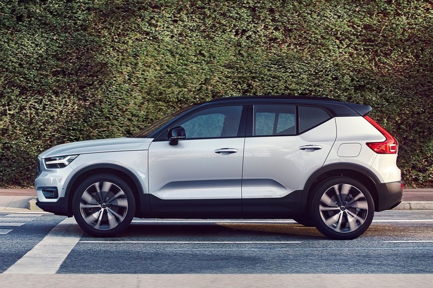 Volvo XC40 Recharge Review and Buyers Guide