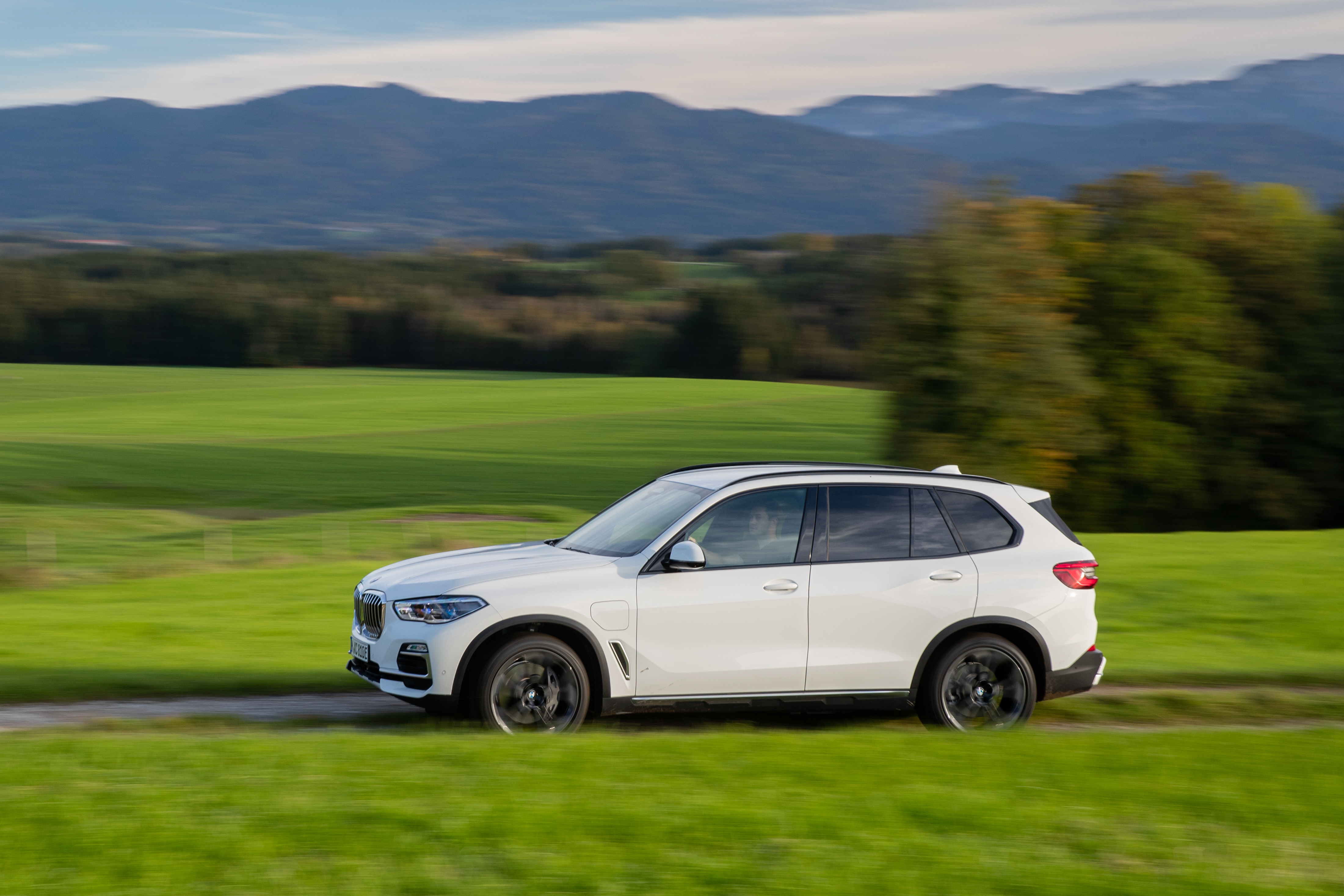 Bmw x5 45e характеристики