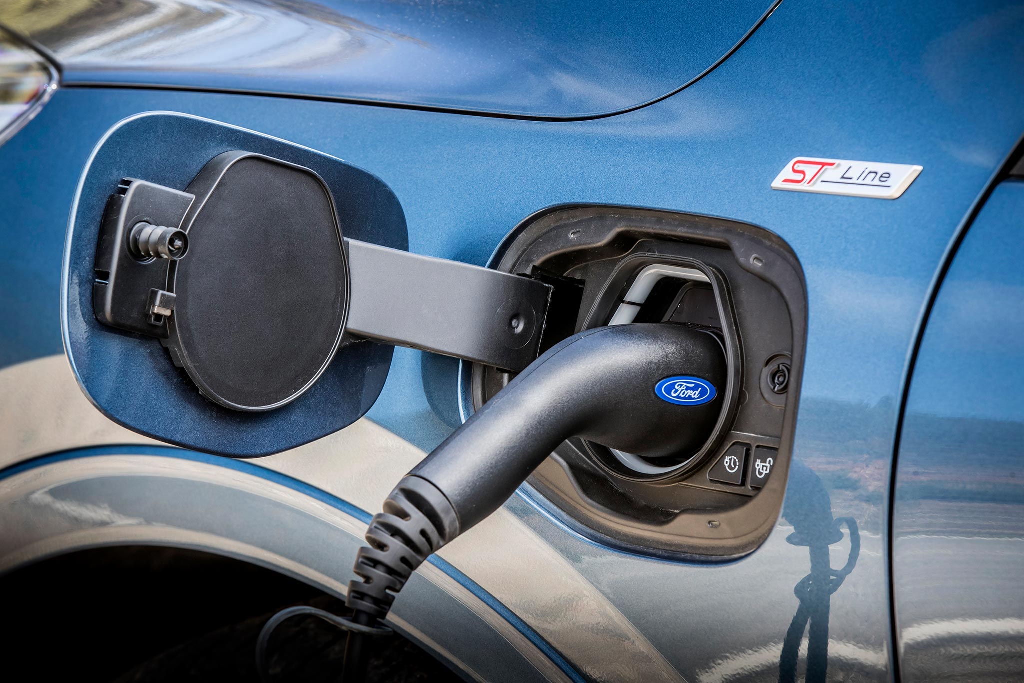 Kuga phev deals charging