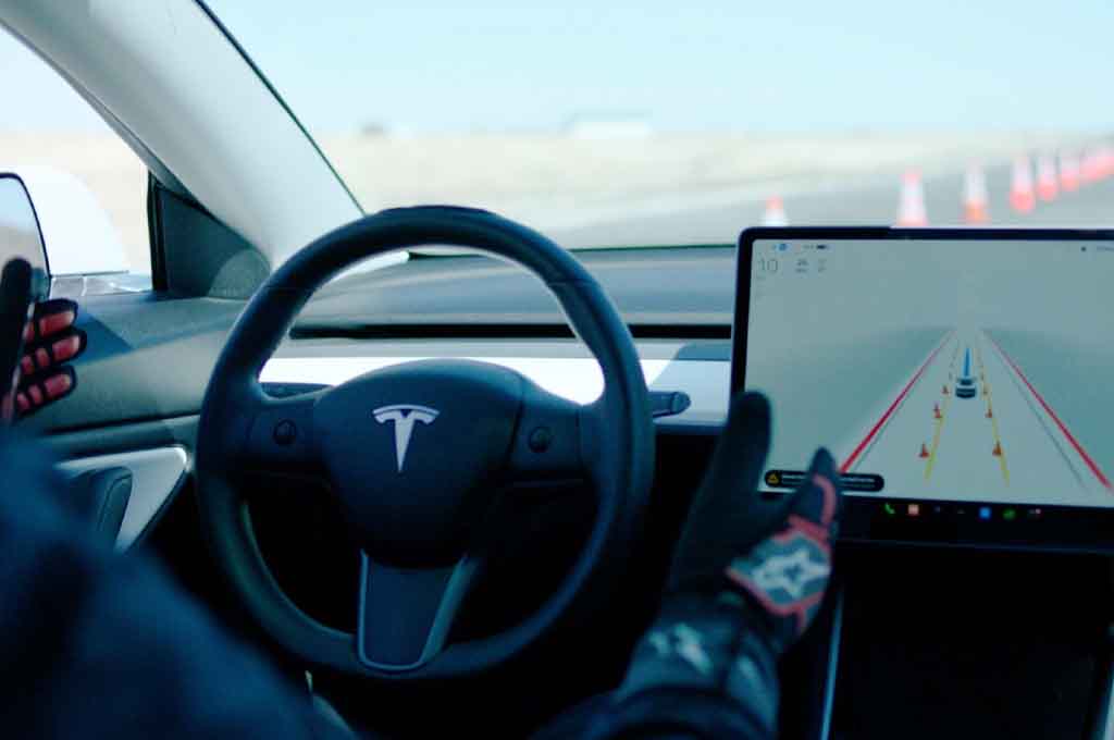 Industry Experts Cast Doubt Over Controversial Tesla Full Self Driving ...