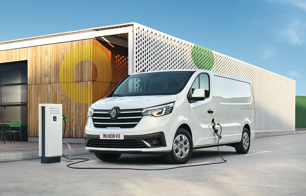 New Renault Trafic E Tech Electric Pricing And Specification Announced Electrifying Com