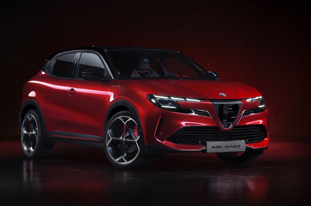 Alfa Romeo goes electric with new Milano | Electrifying.com